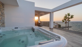Master Suite Sea View with Jacuzzi: Designed to spoil you!